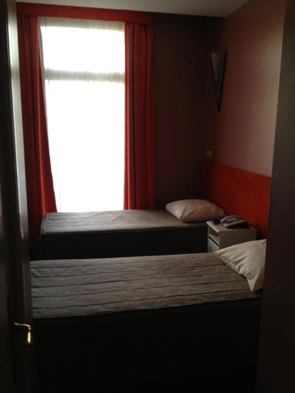 Hotel Stalingrad Bryssel Rum bild