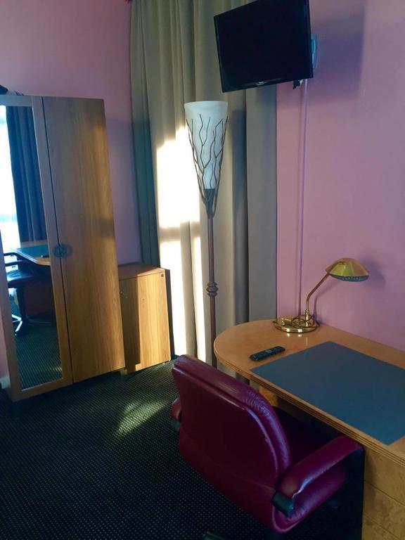Hotel Stalingrad Bryssel Exteriör bild